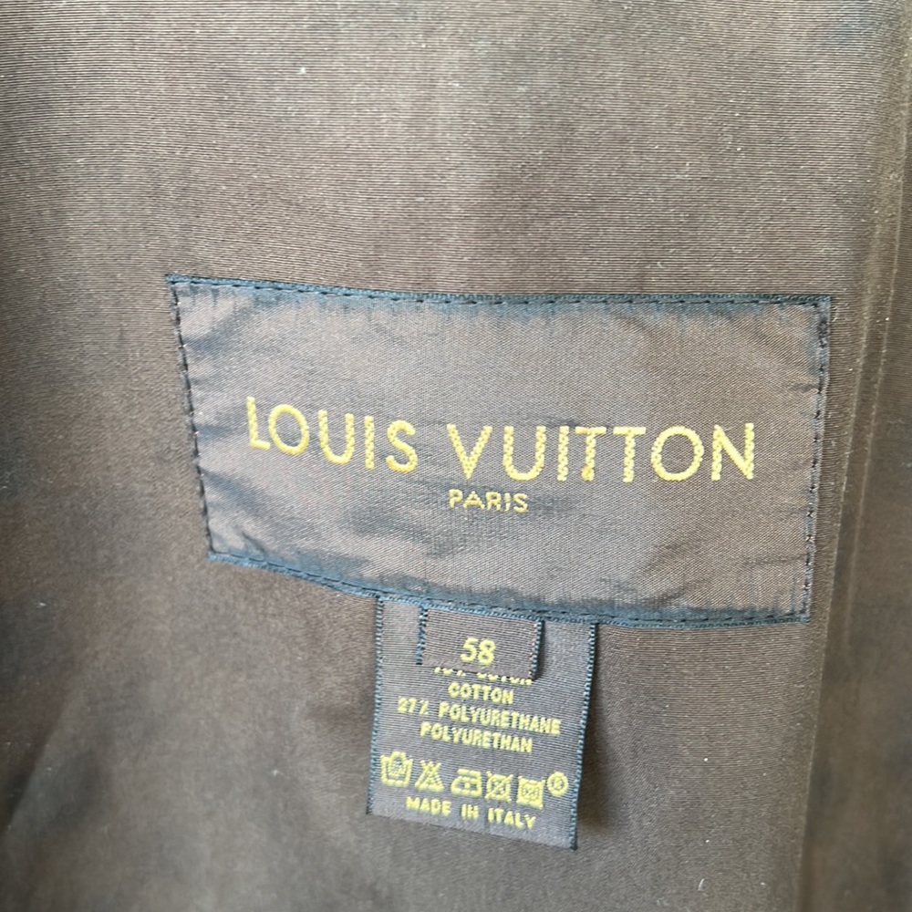 Original Louis Vuitton rain coat - Picture 9 of 14
